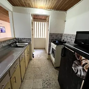 Grande, Hermoso, Acogedor Y Privado Apartamento