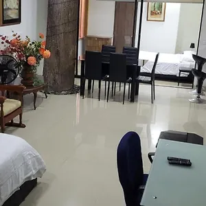 Pilarica Gardens Apartamento
